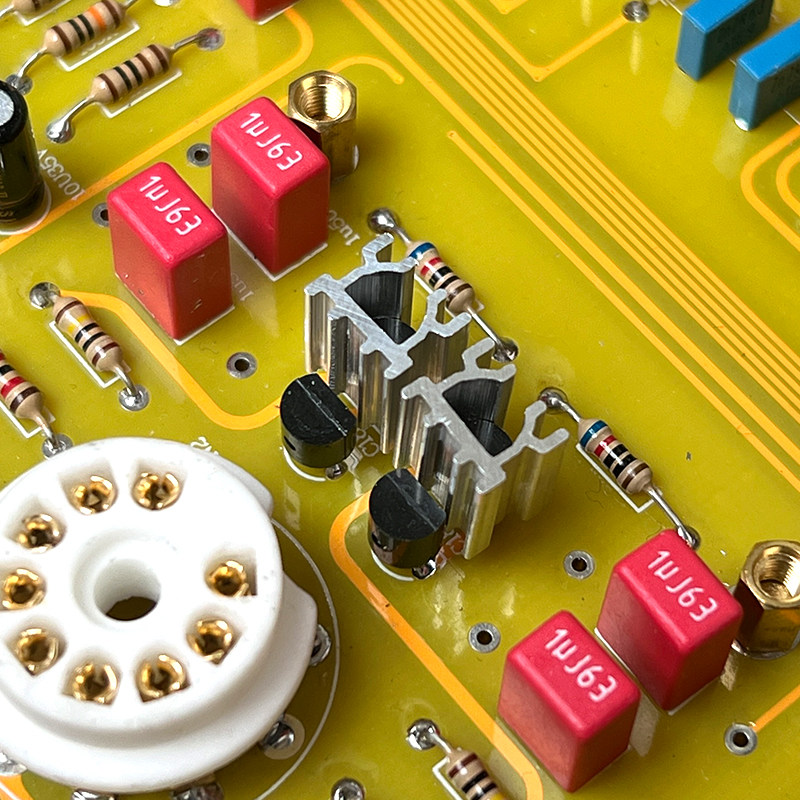 TO-92パッケージ用、フルアルミニウム製ヒートシンク。TO - Heatsink のレビューと価格